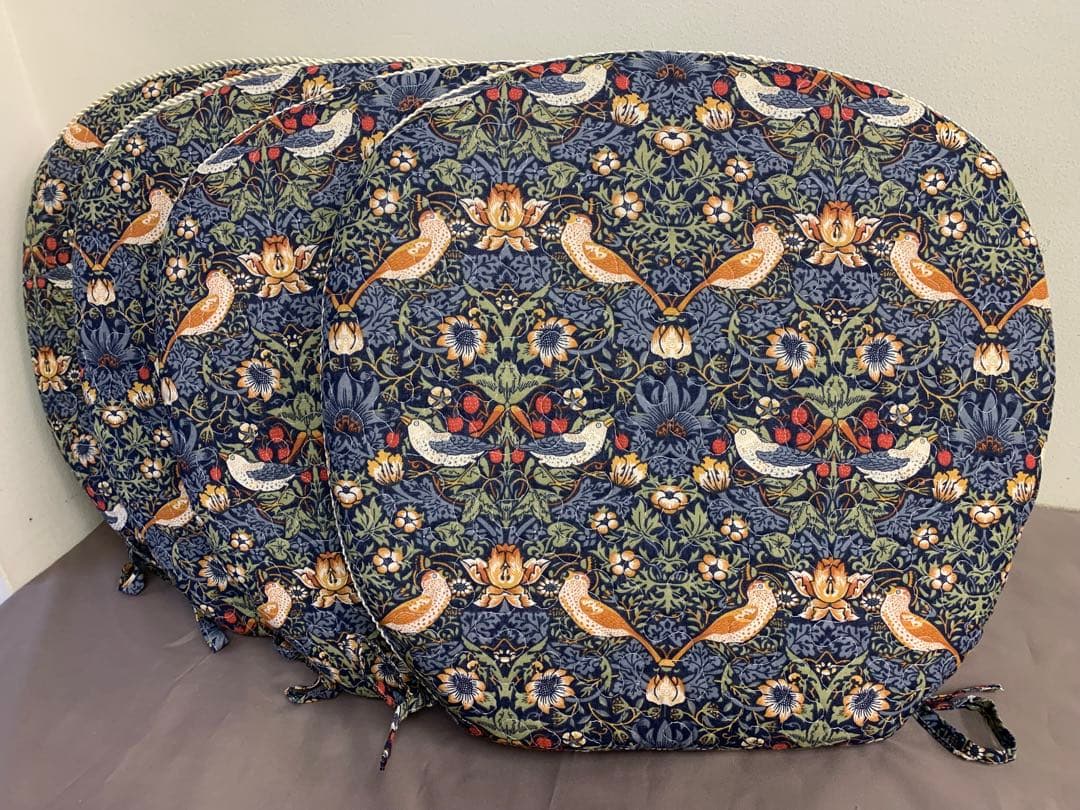 ダイニングシートクッション　ネイビー　4枚セット
