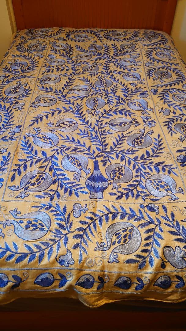 スザニ刺繍ウズベキスタン　シルク　タペストリー・ベッドカバー・マルチカバー