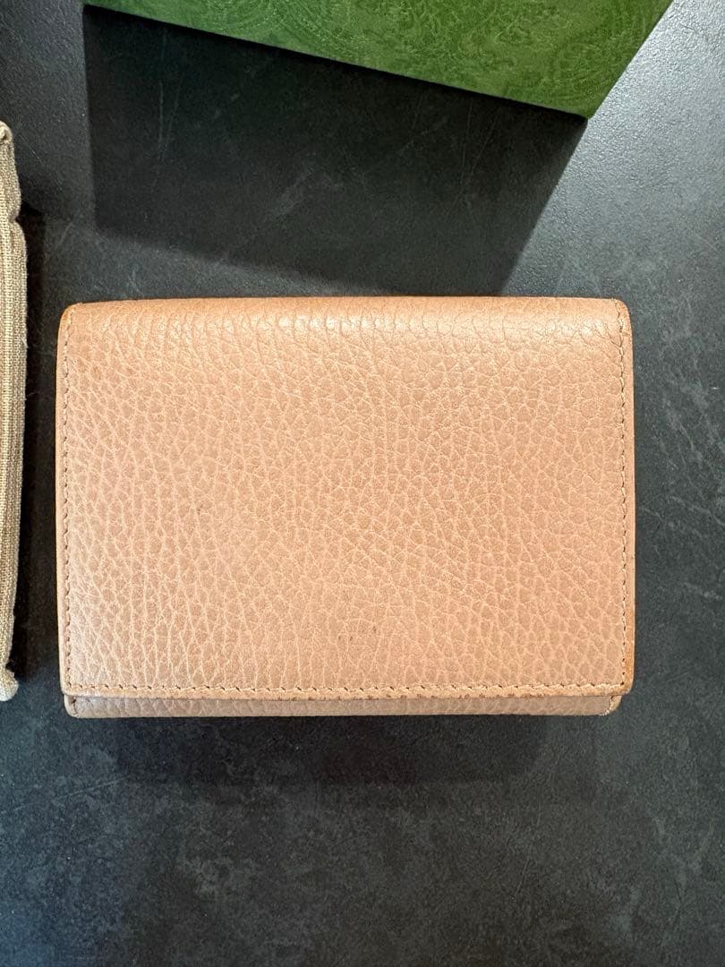 GUCCI 三つ折り財布　ピンクレザー