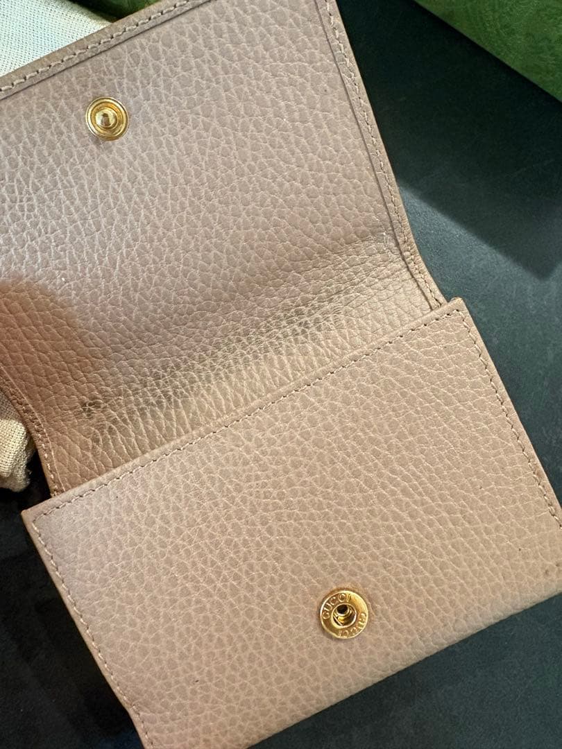 GUCCI 三つ折り財布　ピンクレザー