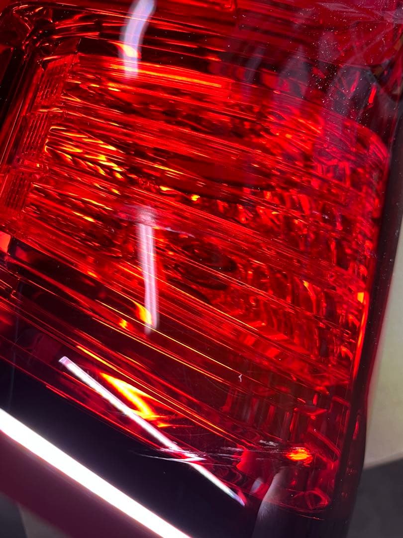 デリカD5 右純正LEDテールランプAssy