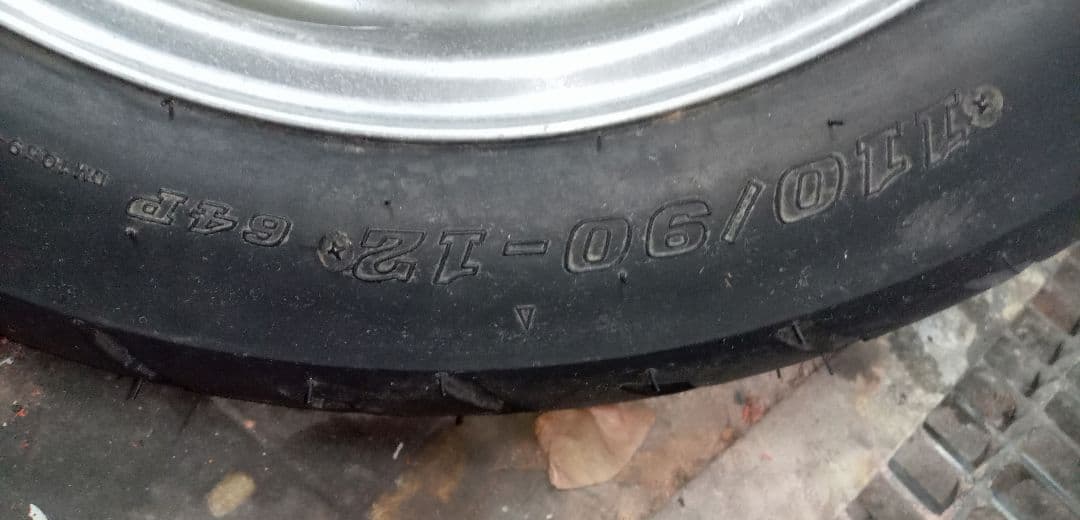 ジャイロキャノピータイヤ 110/90-12 アルミホイール