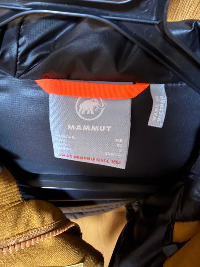 み*ん様 MAMMUT フード付き　ダウンジャケット