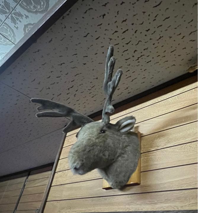 UESD 壁掛けインテリア　鹿のぬいぐるみ