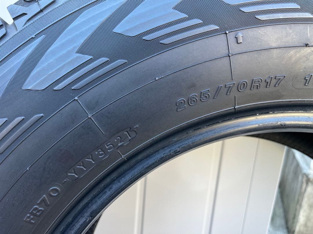 265/70R17 スタッドレスタイヤ 4本セット