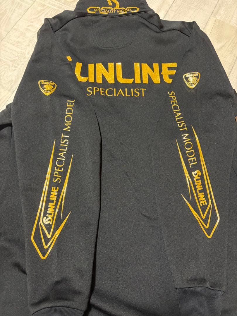 サンライン　ジップアップシャツ　Mサイズ