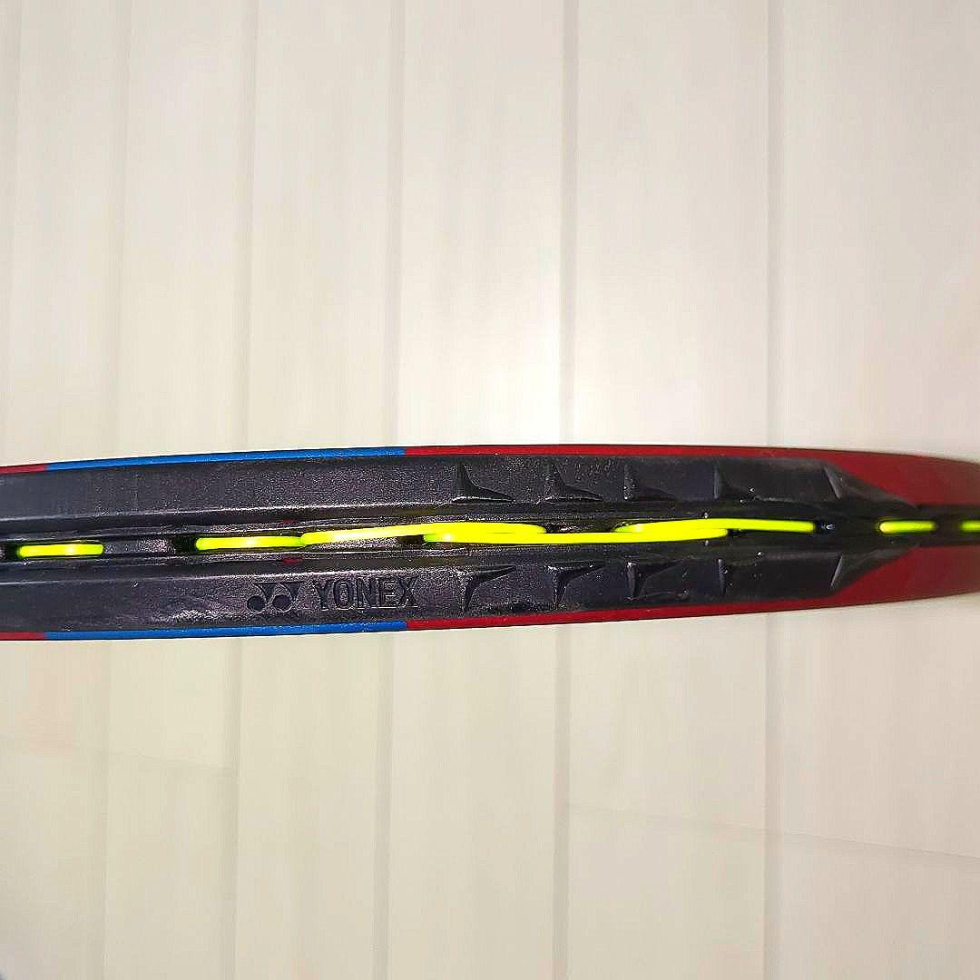 つ　　YONEX/ VCORE98 2021 （＋おまけ）振動止め、ラケッ