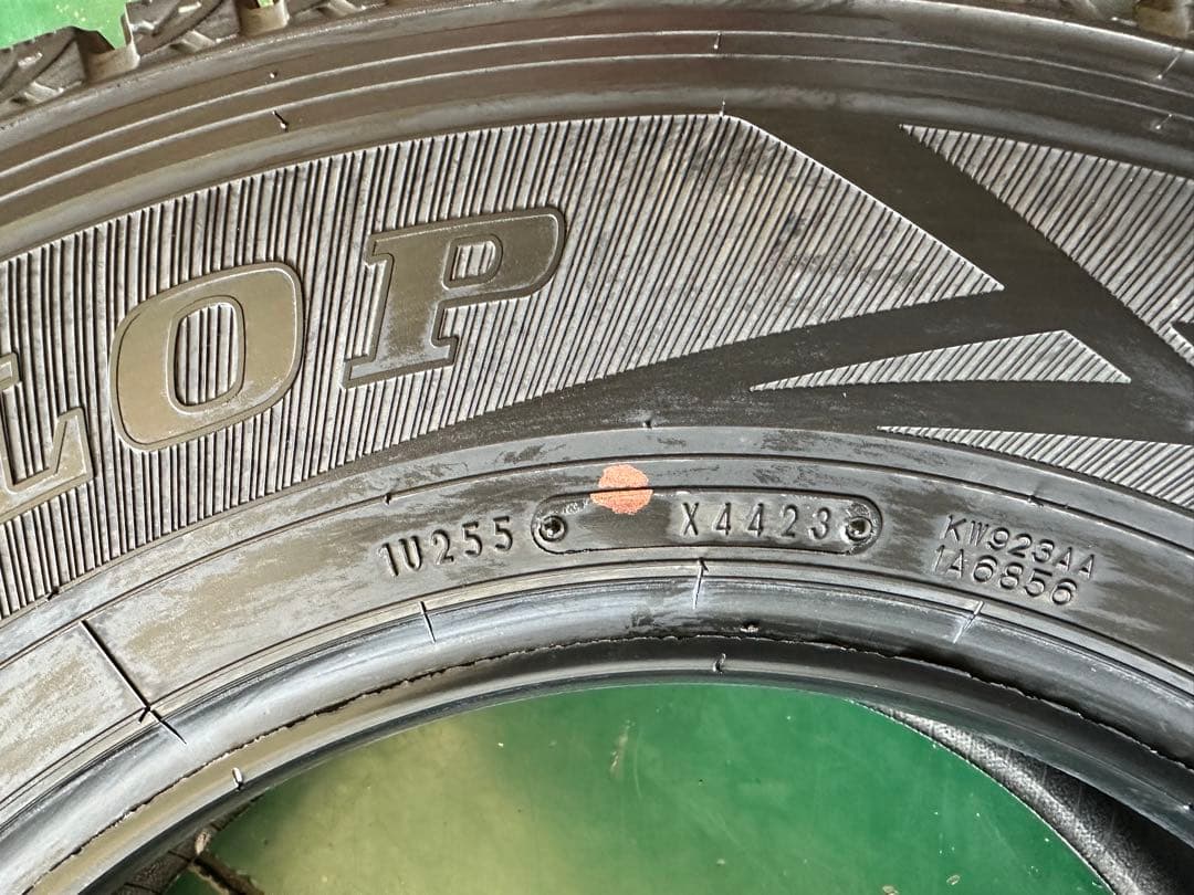ダンロップWINTER MAXX195/80R15 SV01 4本セット