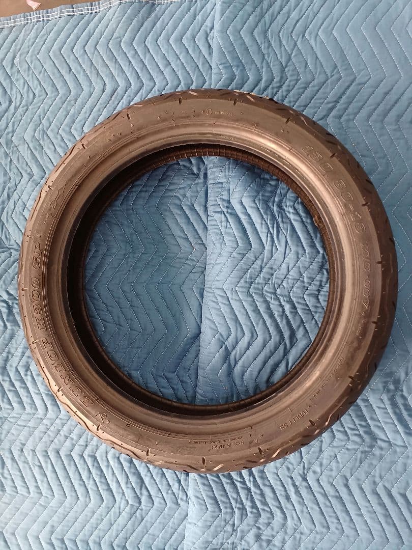DUNLOP　K300GP 100/90-19 130/80-18二本セット！