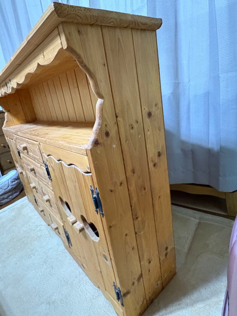 カントリー家具　ハート　キャビネット