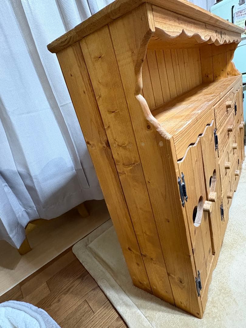 カントリー家具　ハート　キャビネット