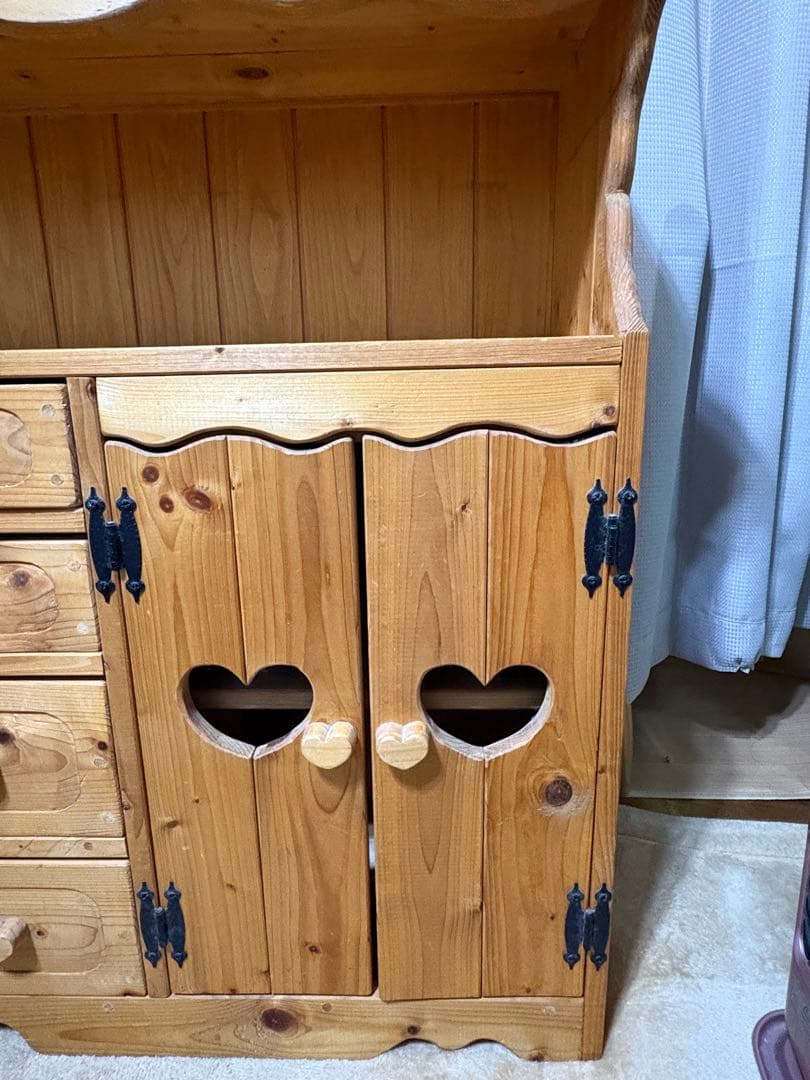 カントリー家具　ハート　キャビネット
