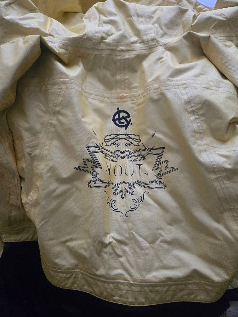 GORE-TEX 紫色ジャケット