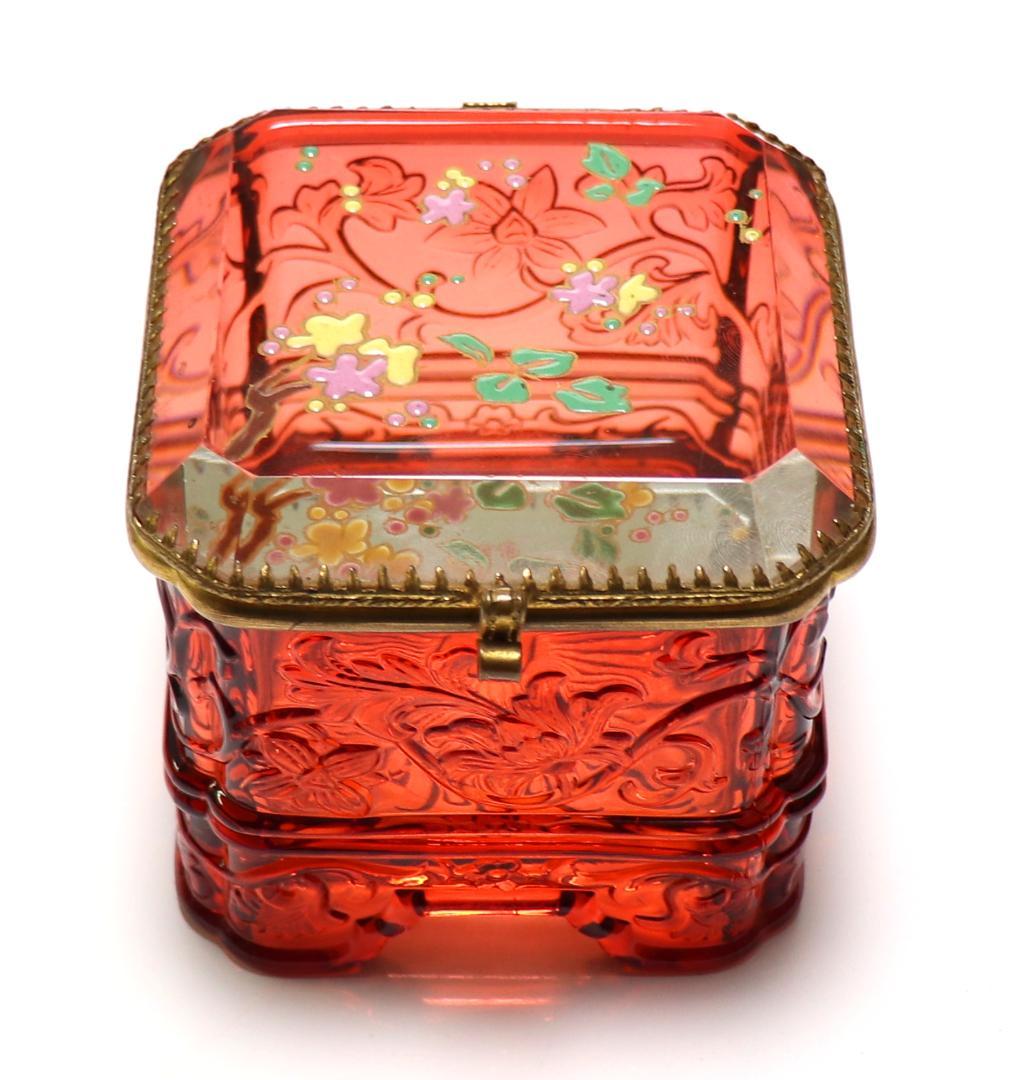 オールド・バカラ 激レア1890年頃 赤ガラスエナメル彩ブロンズ装飾蓋物 刻印有