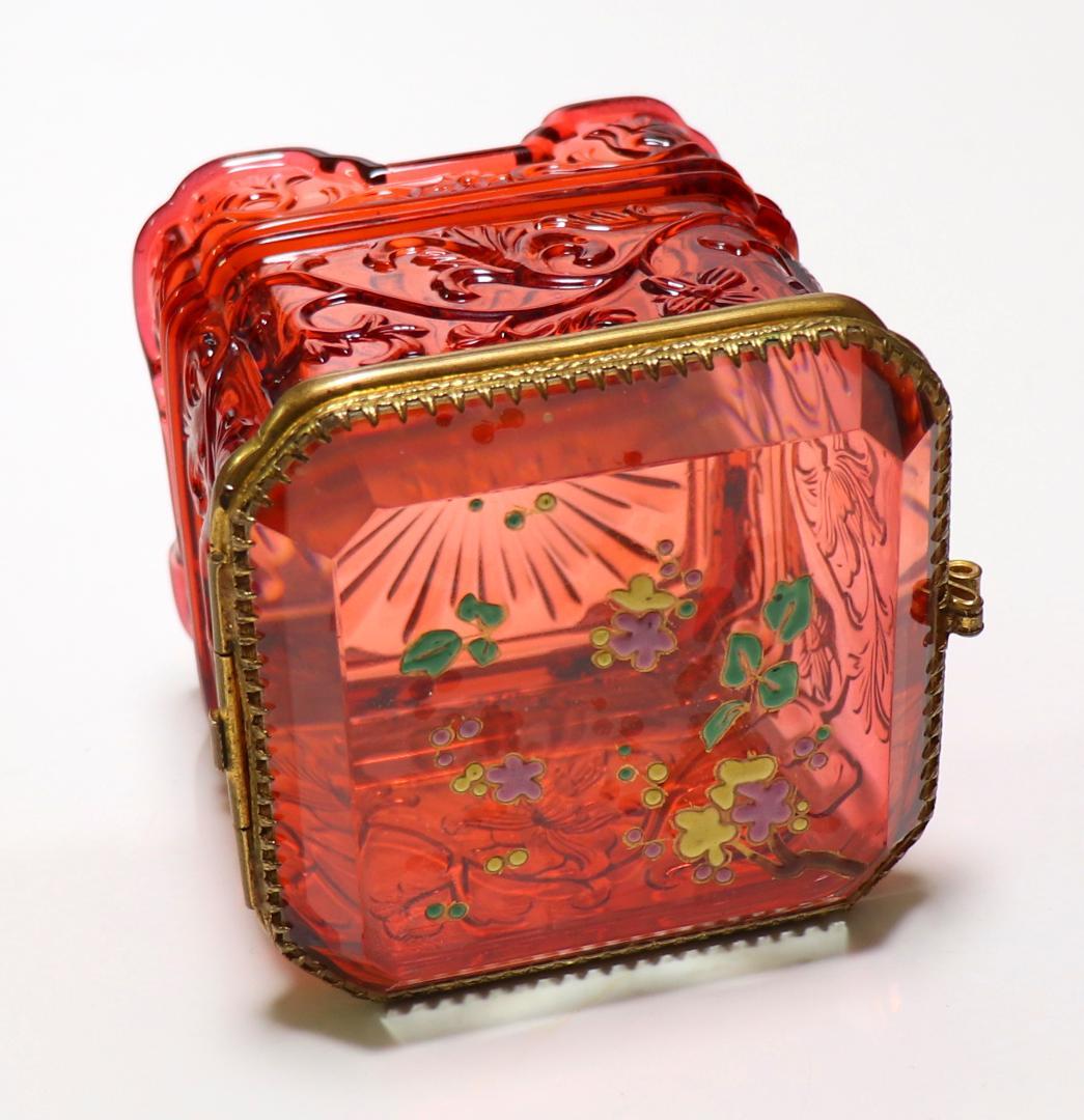 オールド・バカラ 激レア1890年頃 赤ガラスエナメル彩ブロンズ装飾蓋物 刻印有