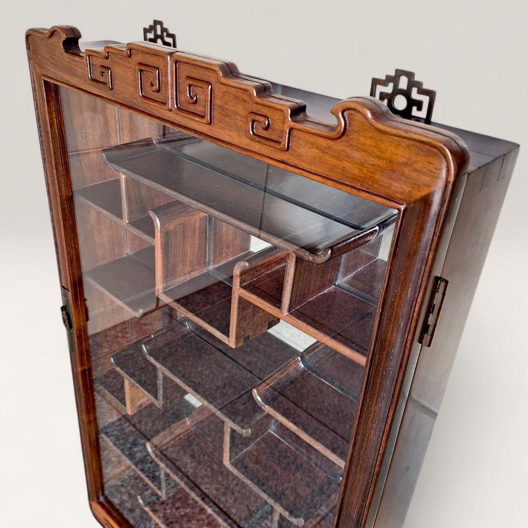 唐木 壁掛け飾り棚 ガラスキュリオ 中国家具 花梨調 77cm