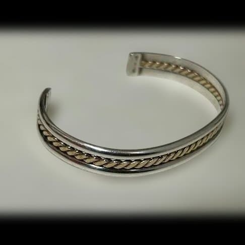 ビンテージ1970’sナバホシルバーゴールドフィルドツイストバングルUSA