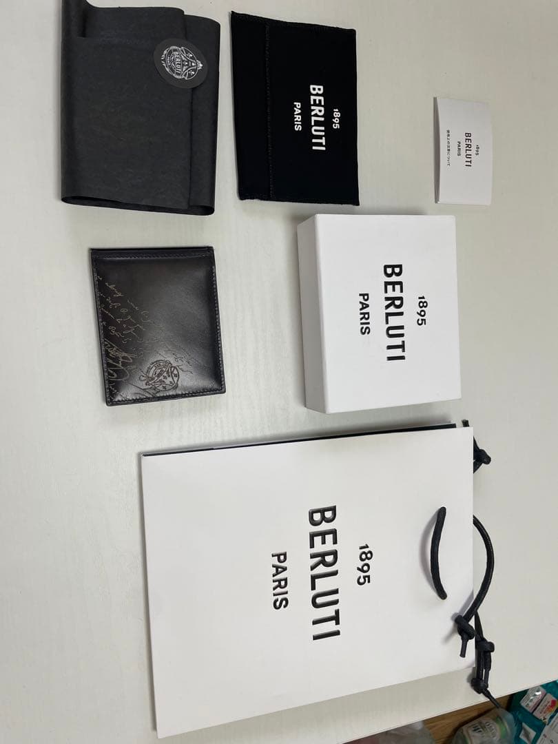 【美品】BERLUTI ブラック レザー マネークリップ