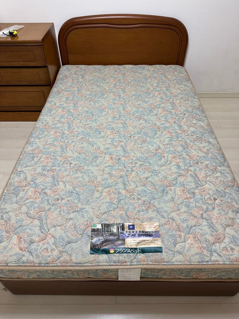 セミダブルベッド　花柄スプリングマットレス付き