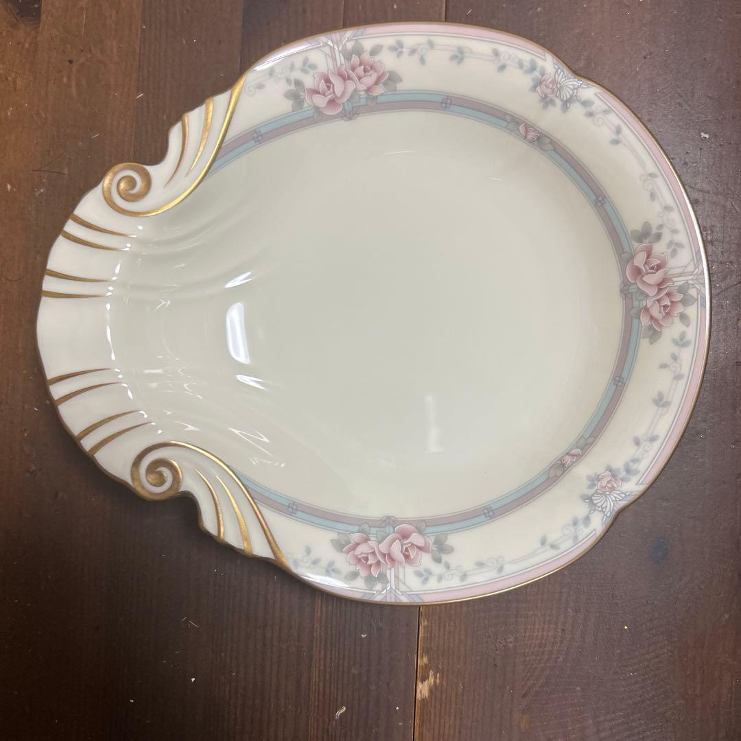 ノリタケ バリモア シェルディッシュ　金彩　花柄　2種