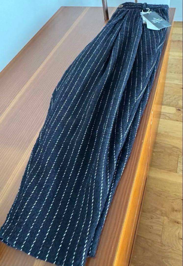 ※お取引中です正規品新品未使用タグ付✴︎Vivienneクラシックツイードパンツ