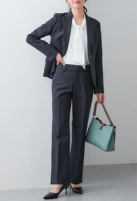 新品☆17号LL♪紺ストライプ♪2パンツスーツ♪ビジネスパンツスーツ☆Q429