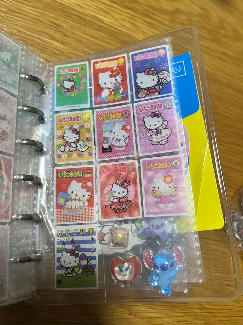 髙*ー様 シール帳　完成品　たまごっち　サンリオ等