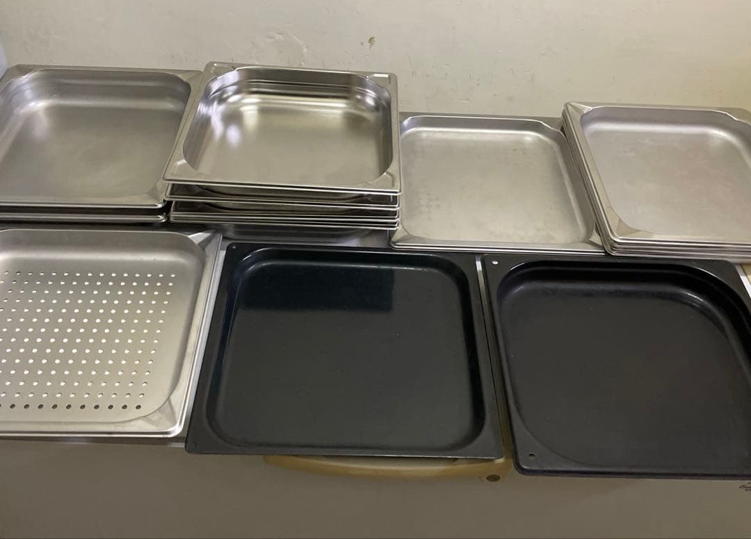 コンベクションオーブン用ホテルパン各種16個+蓋13枚