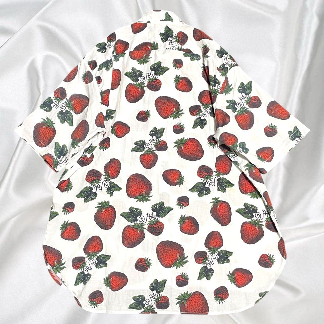 【Q-pot.】キューポット ストロベリーフィールド 総柄 半袖シャツ 苺