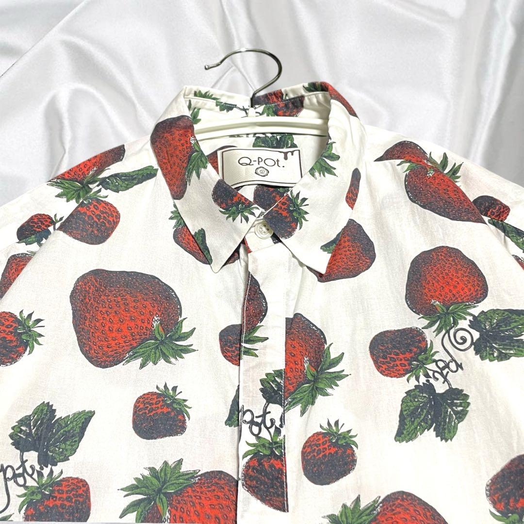 【Q-pot.】キューポット ストロベリーフィールド 総柄 半袖シャツ 苺
