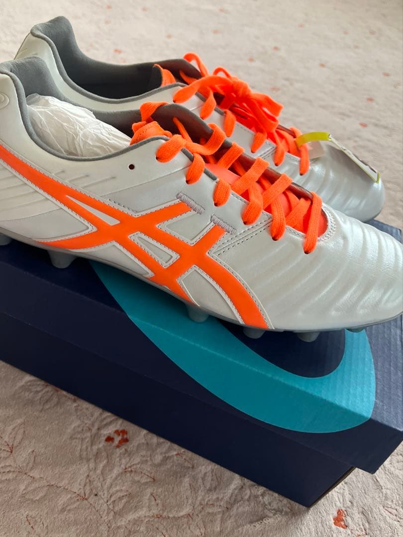 【新品・美品】ASICS サッカースパイク　27cm
