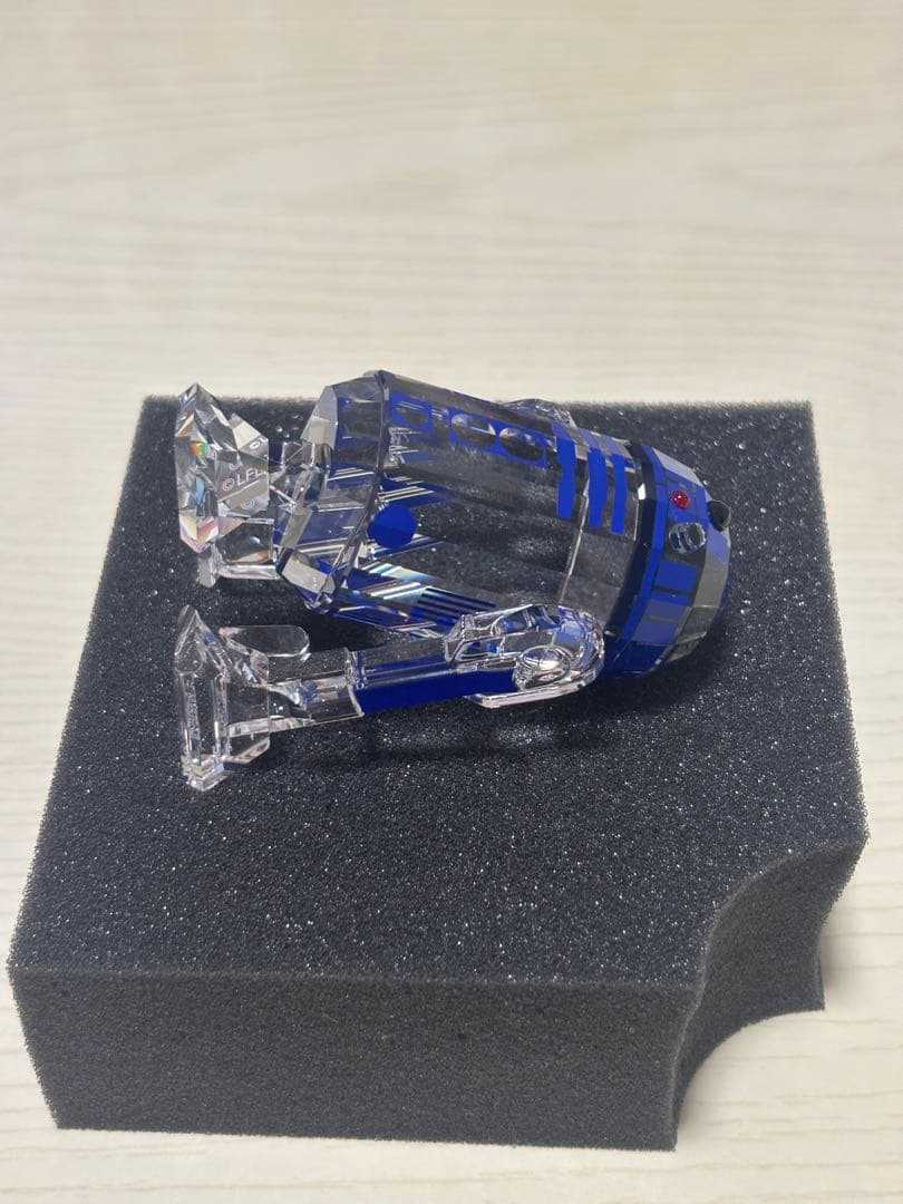 スワロフスキー R2D2クリスタル置物 (スターウォーズ)