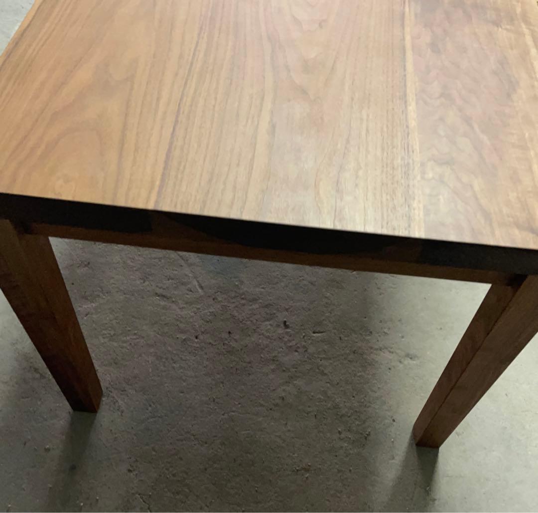 クルミ無垢板ダイニングテーブル　オイル仕上げ