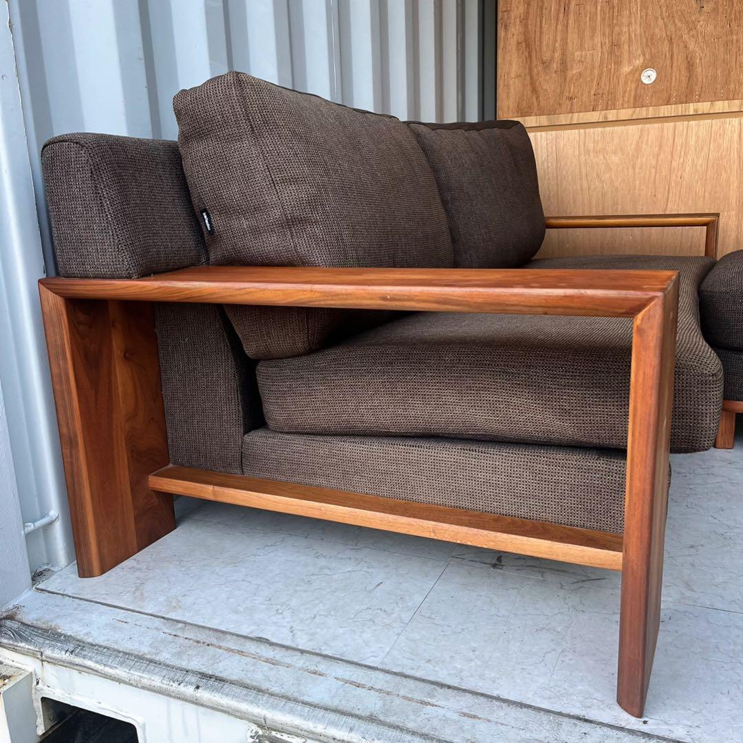 取付無料！カリモクWT35 北欧風ブラウンファブリック3人掛けソファ・オットマン