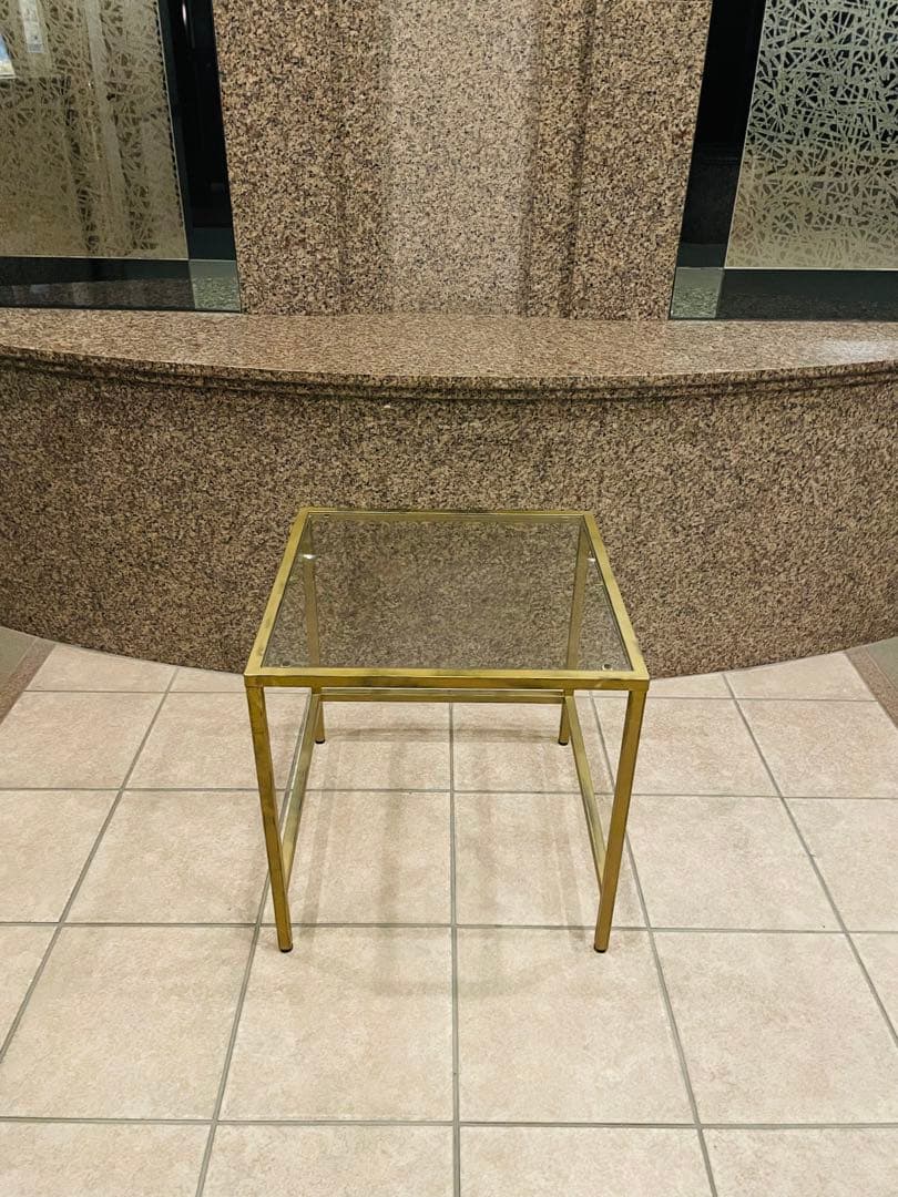 kei様特別価格　フランス人デザイナー製作　ガラステーブル