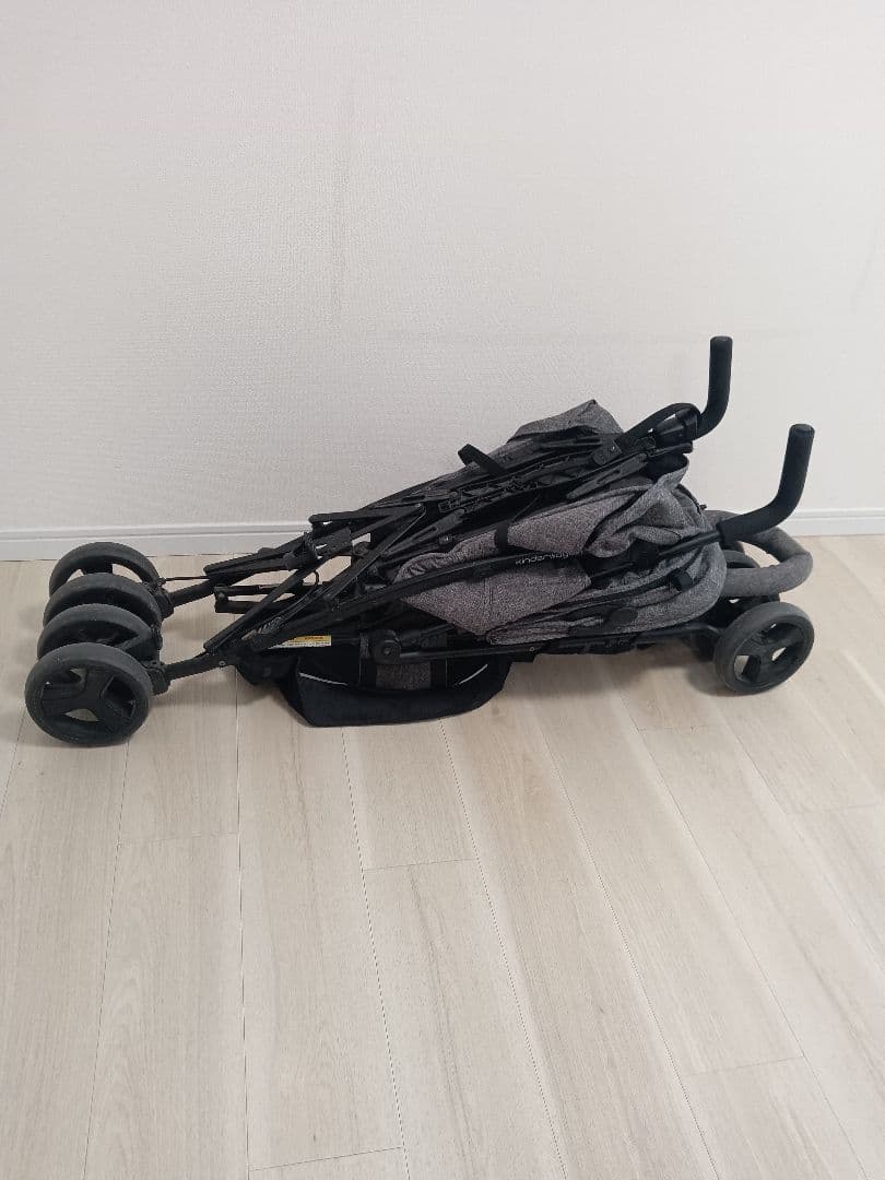 ろ*ー様 日本育児 kinderwagon DUOシティHOP　 二人乗りべビー