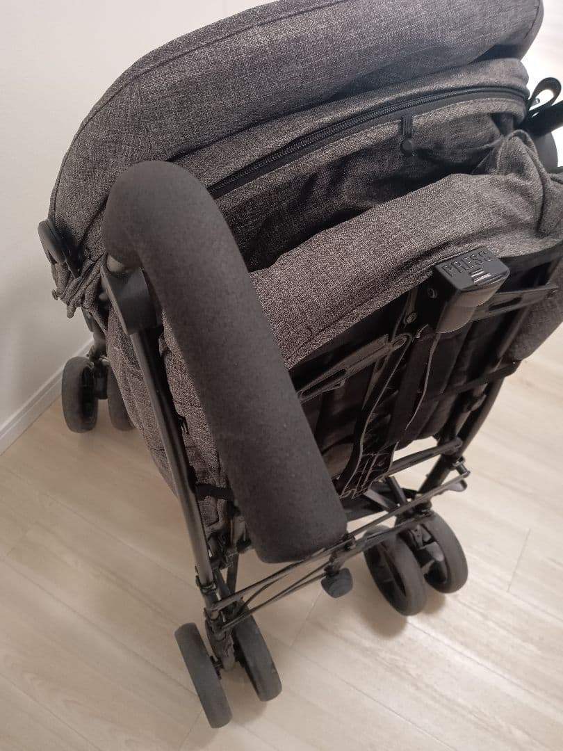 ろ*ー様 日本育児 kinderwagon DUOシティHOP　 二人乗りべビー