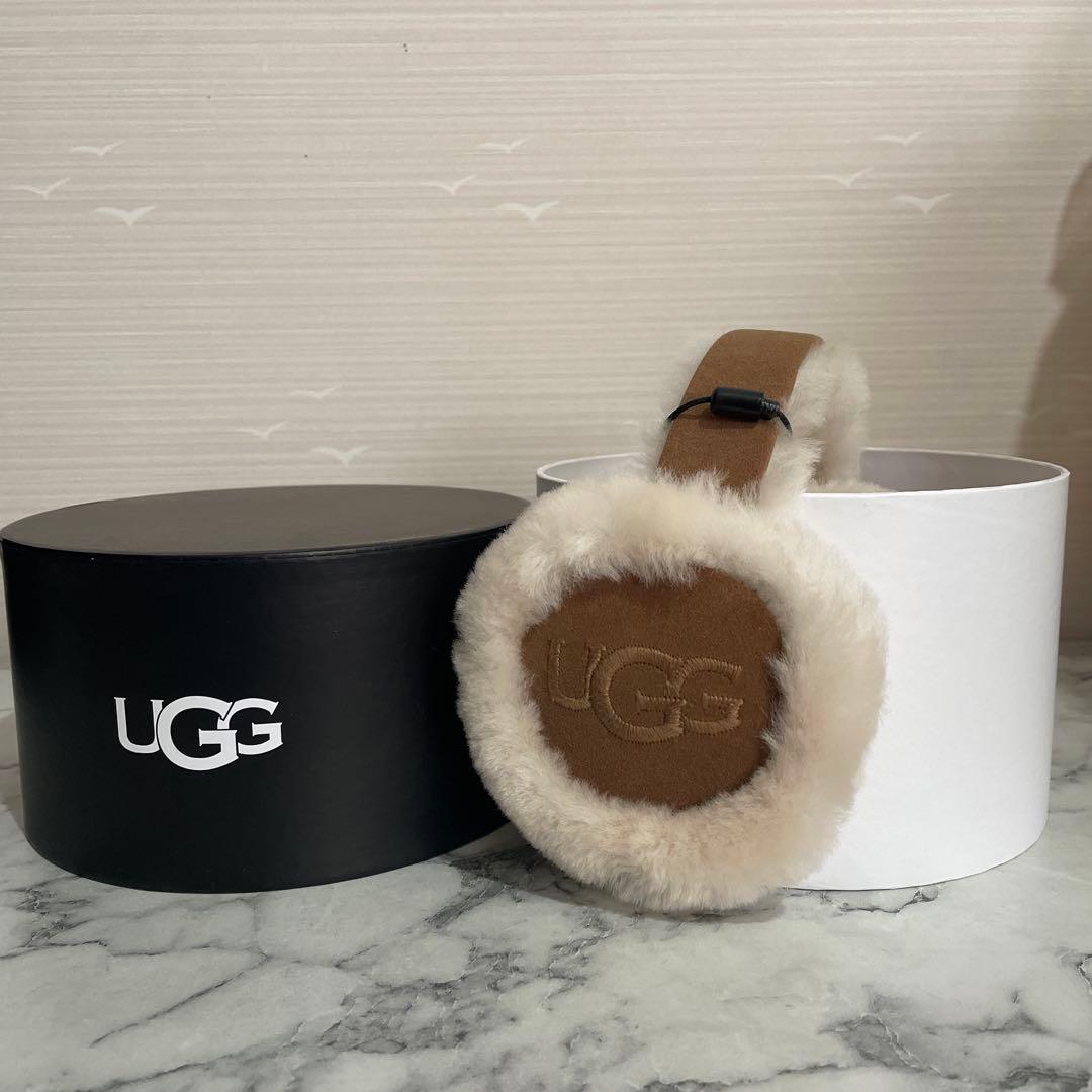 UGG EMBROIDERED LOGO EARMUFF イヤーマフラー
