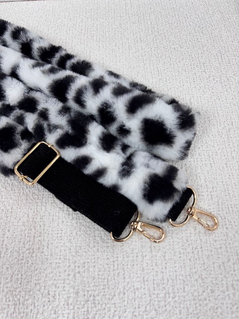 ハンドメイド　ファーショルダー紐　ファーリュック