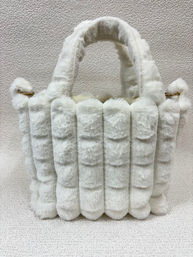 ハンドメイド　ファーショルダー紐　ファーリュック