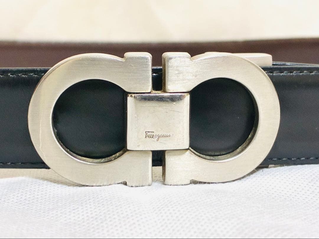 サルヴァトーレフェラガモ　レザーベルト ダブルガンチーニ　シルバー