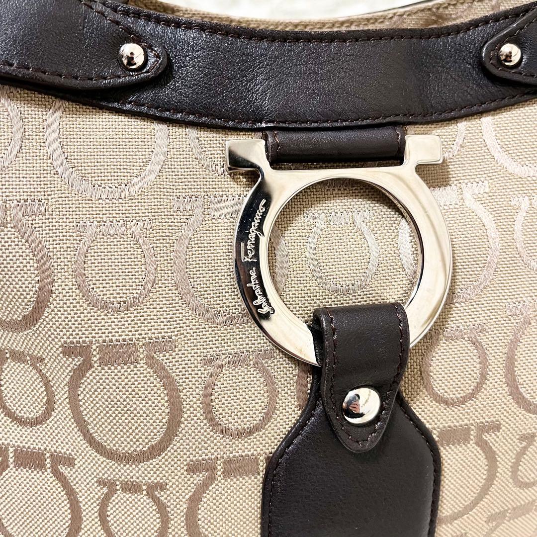 ✨美品✨サルヴァトーレフェラガモ トートバッグ レザー ガンチーニ シルバー金具