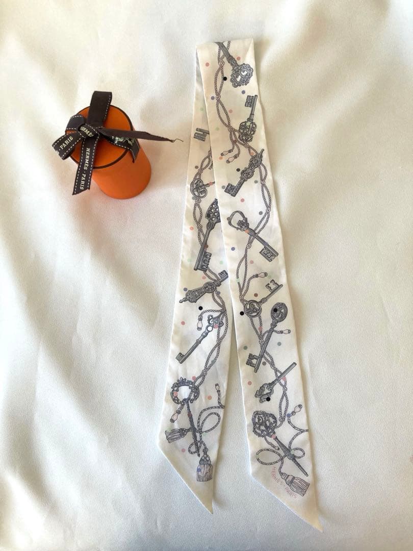 【美品】エルメス　ツイリー レクレアポア 白