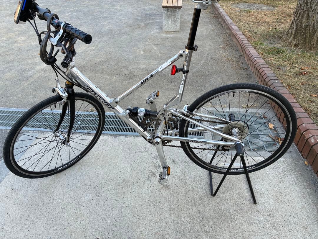 【GIANT MR4】折りたたみ 自転車 24インチ シルバータイヤ交換済