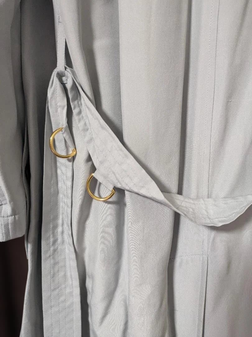 BURBERRY ライトグレー トレンチコート