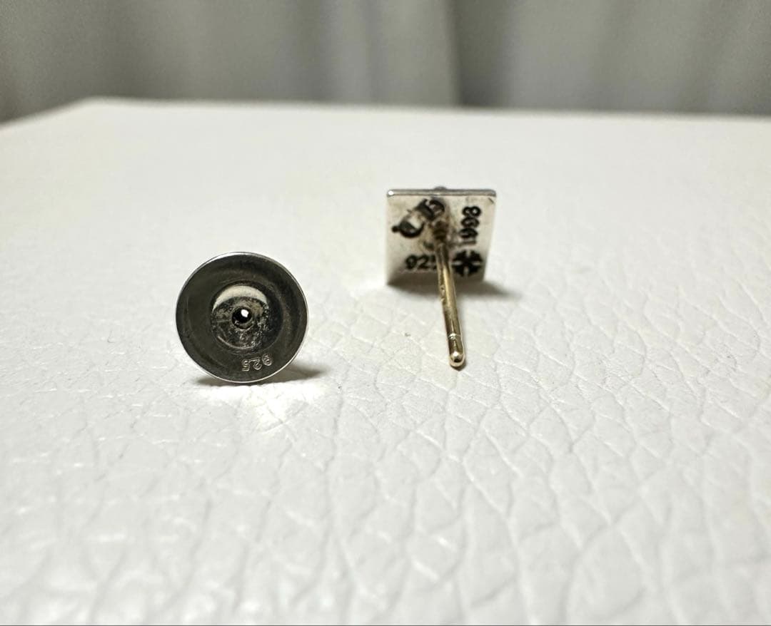 CHROME HEARTS STUD PYRAMID PLS CH ピアス