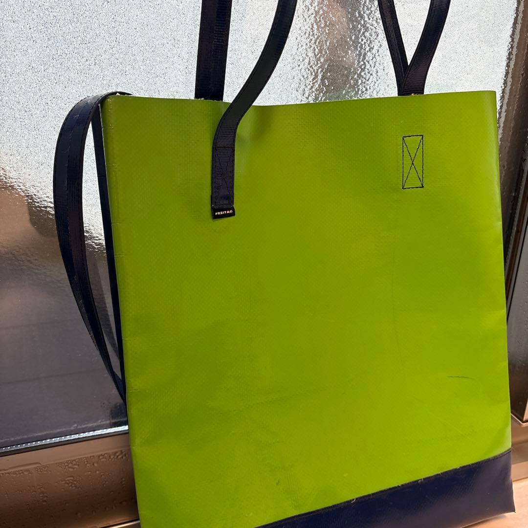 Freitag 2wayトートバック　紺色緑色