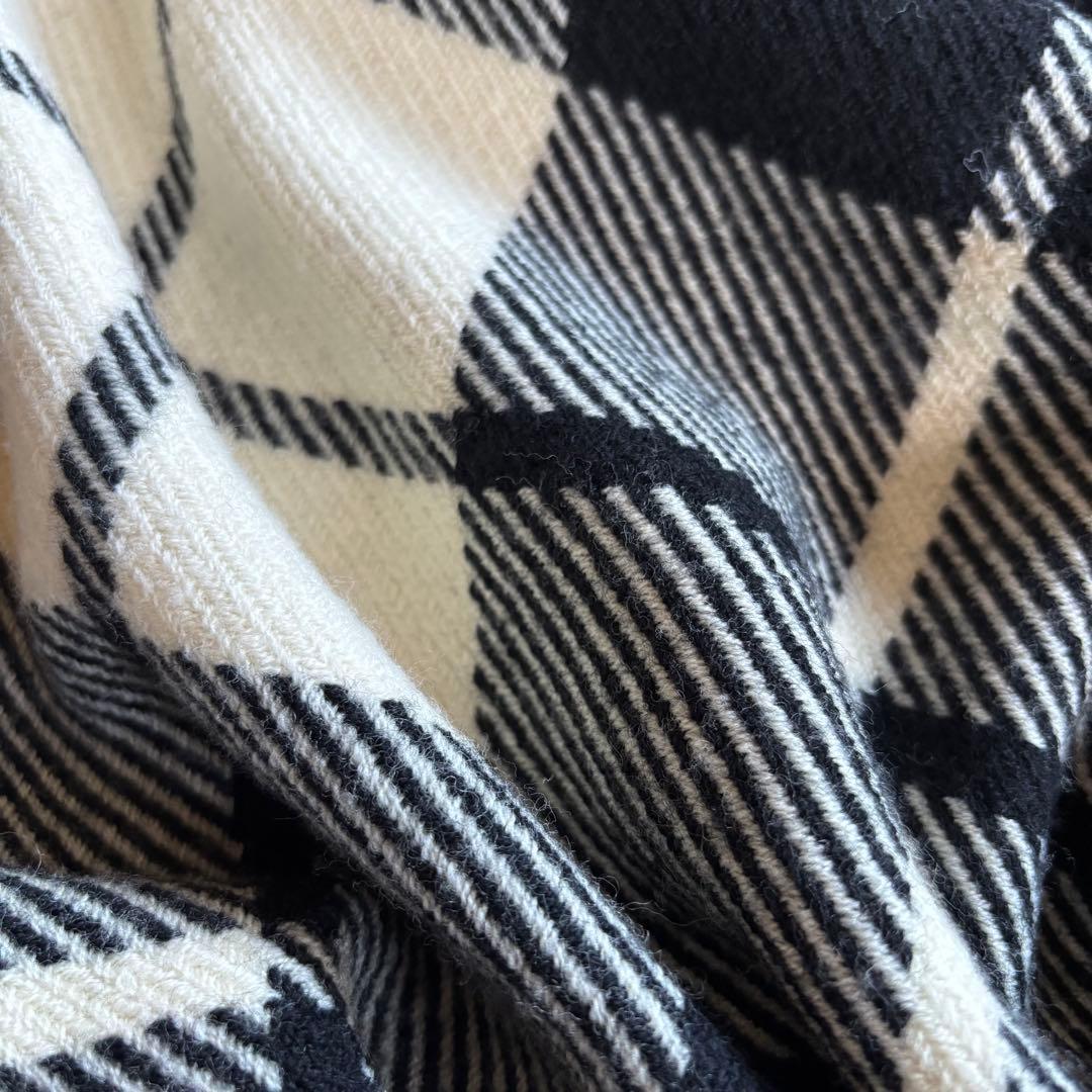 BURBERRY BLUE LABEL フード付き ポンチョ ストール ロゴ刺繍