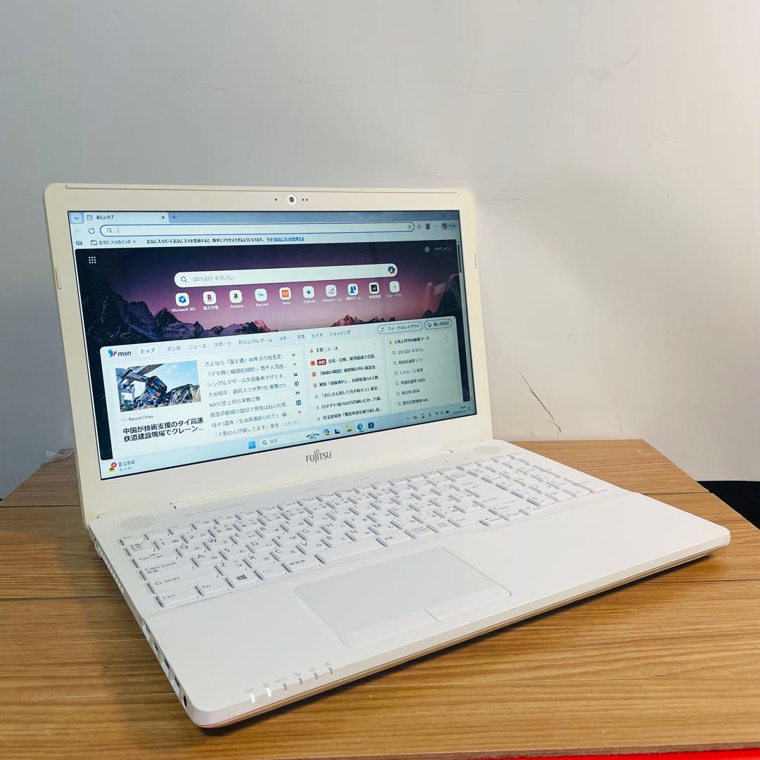 設定済みすぐ使えるホワイトノートSSD256ギガカメラWin11オフィスDVD
