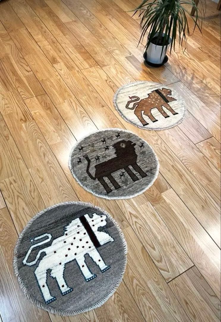 ペルシャ　アマレバフト　円形　40×40サイズ　ライオン